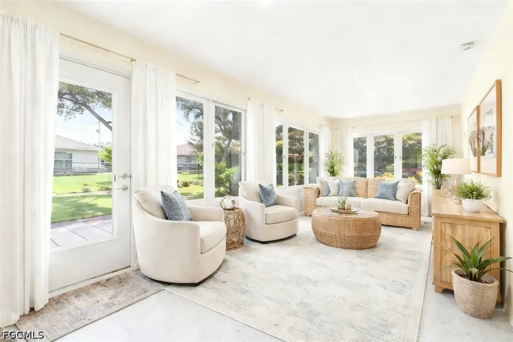3221 NE 15th Place Cape Coral FL 33909