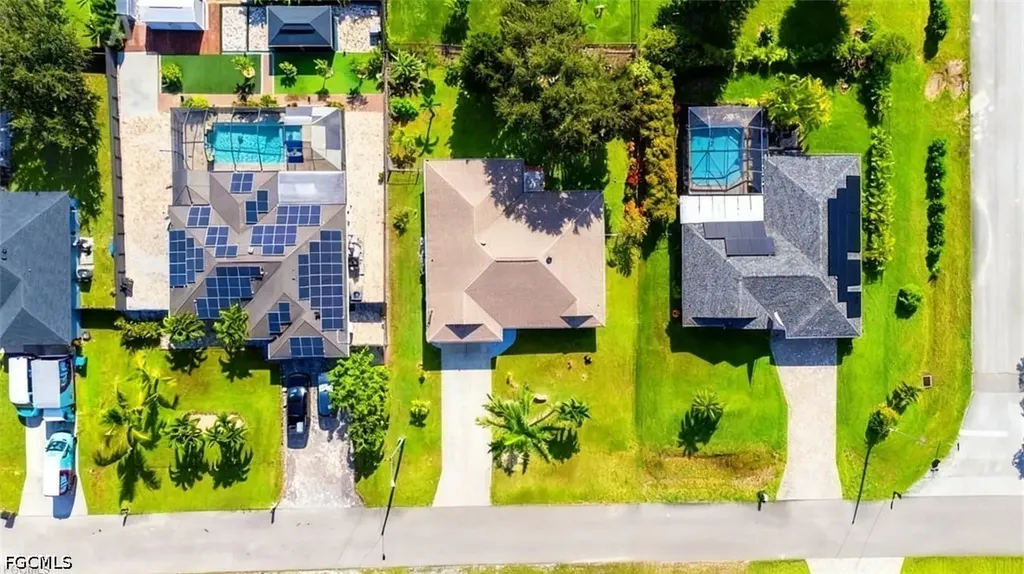 3221 NE 15th Place Cape Coral FL 33909