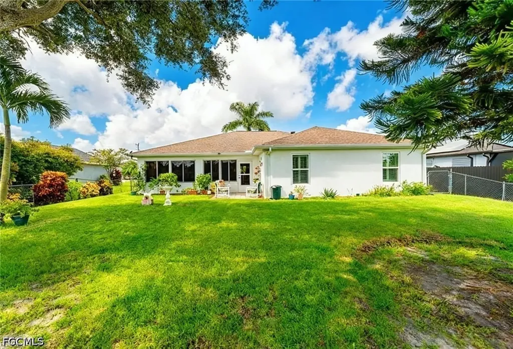 3221 NE 15th Place Cape Coral FL 33909