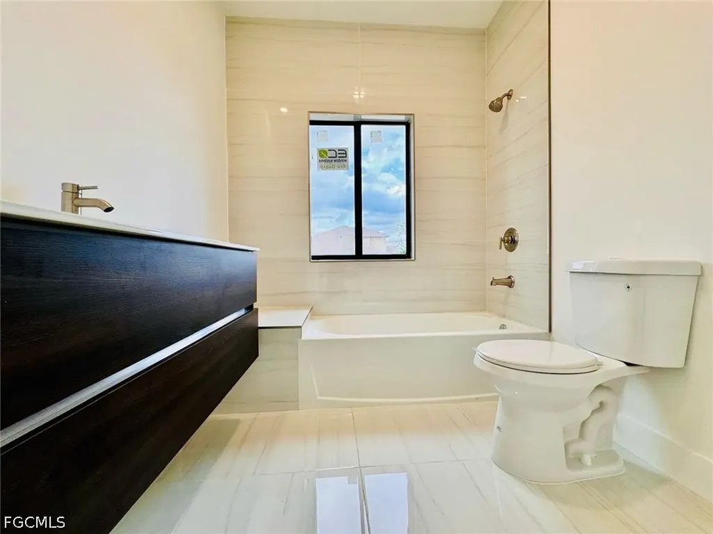 3424 NE 21st Place Cape Coral FL 33909