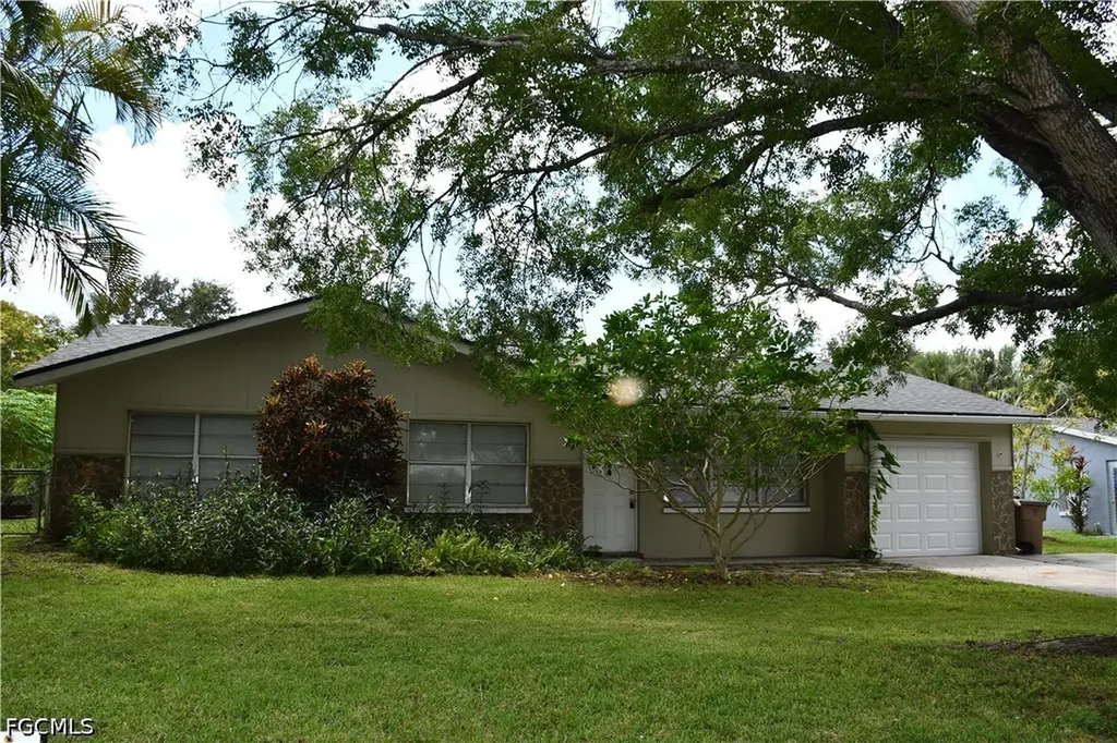 1591 Sunkist Way Fort Myers FL 33905