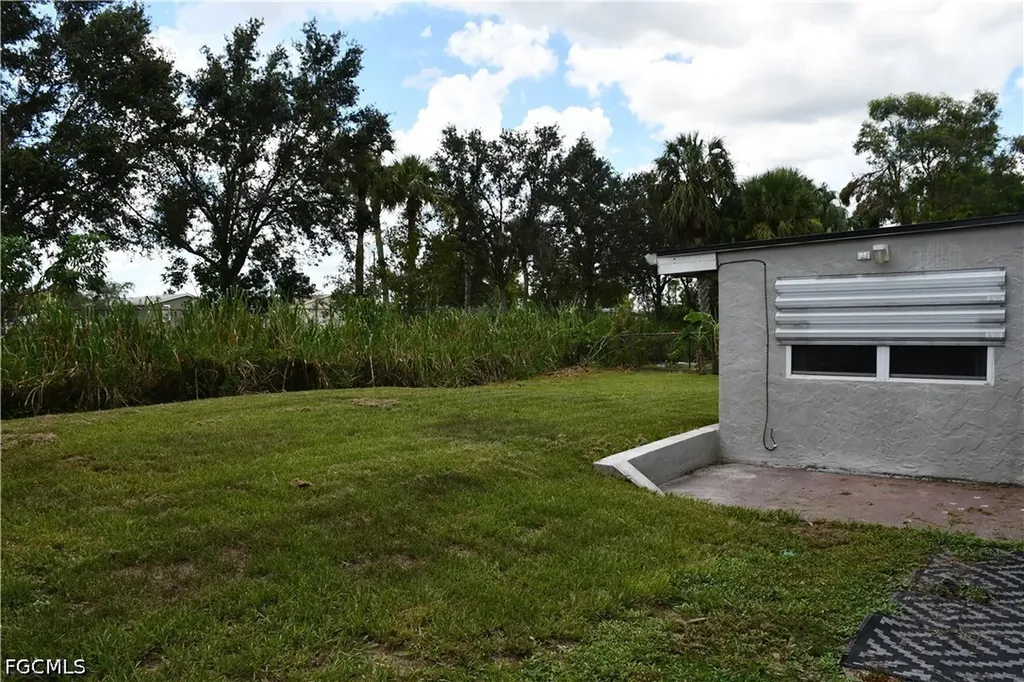 1591 Sunkist Way Fort Myers FL 33905