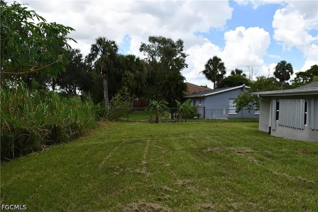 1591 Sunkist Way Fort Myers FL 33905
