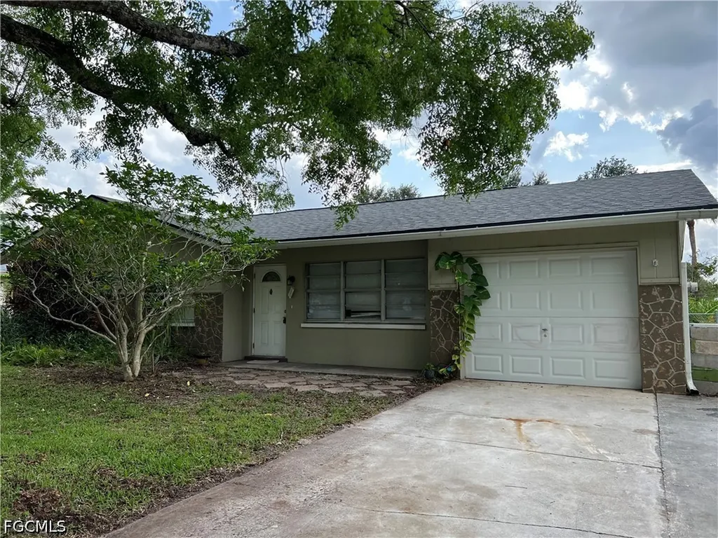 1591 Sunkist Way Fort Myers FL 33905