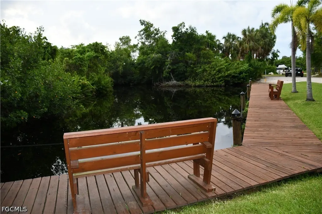 1591 Sunkist Way Fort Myers FL 33905