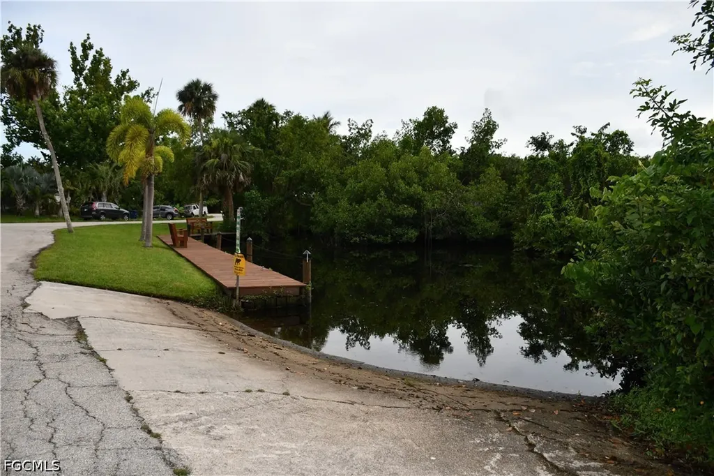 1591 Sunkist Way Fort Myers FL 33905