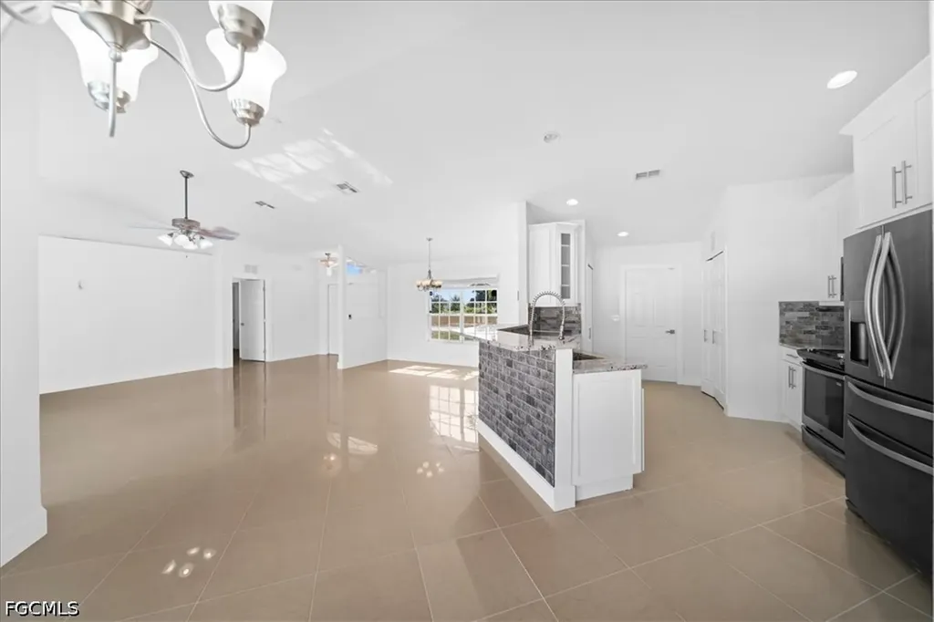 1900 NE 1st Avenue Cape Coral FL 33909
