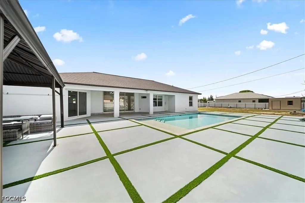1900 NE 1st Avenue Cape Coral FL 33909