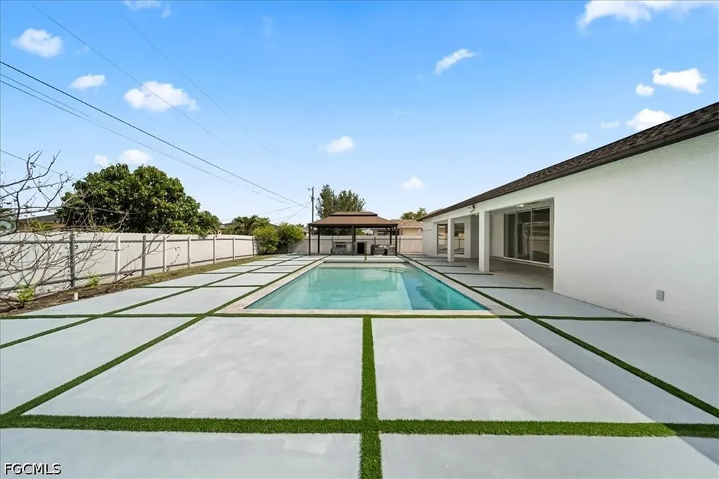 1900 NE 1st Avenue Cape Coral FL 33909