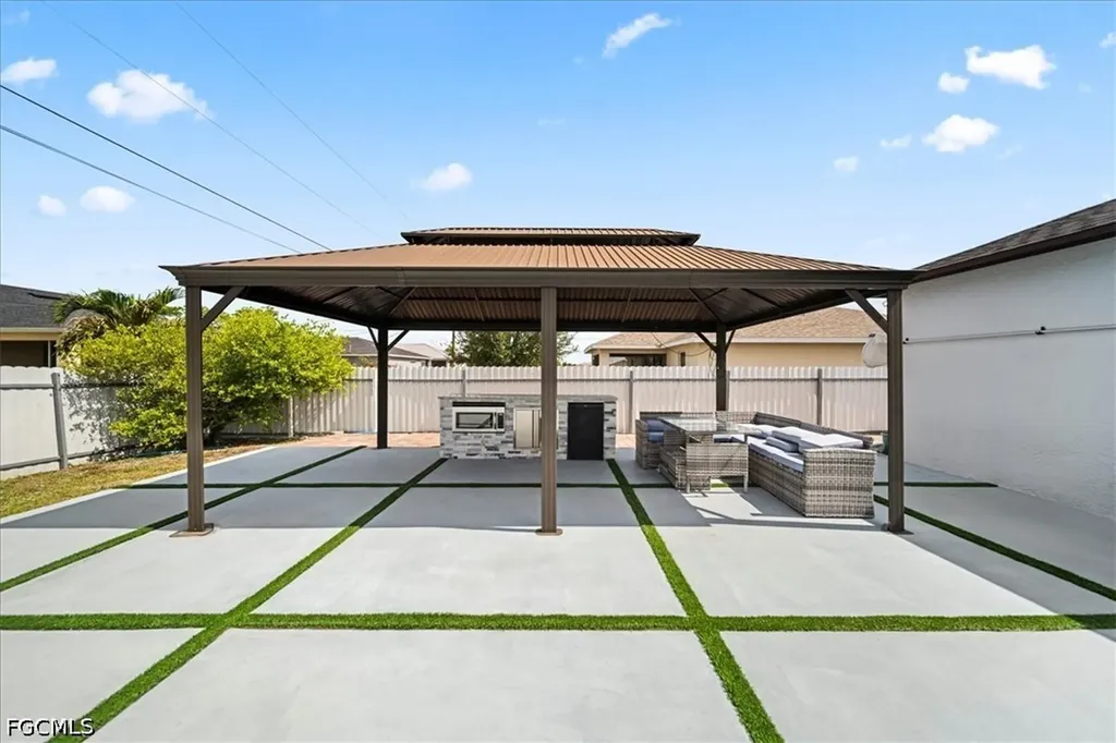 1900 NE 1st Avenue Cape Coral FL 33909