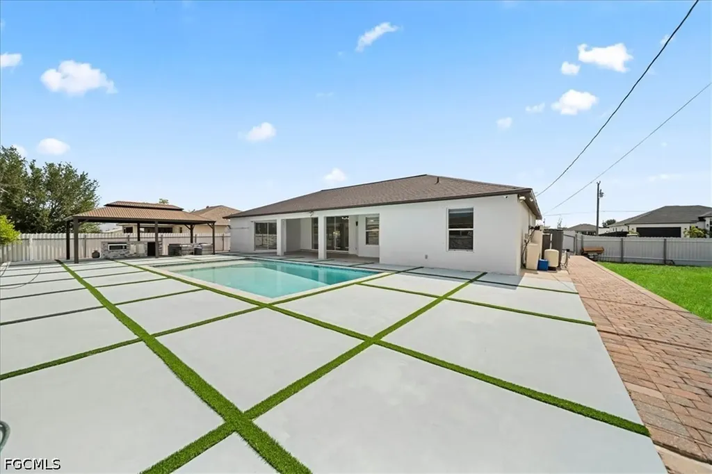 1900 NE 1st Avenue Cape Coral FL 33909