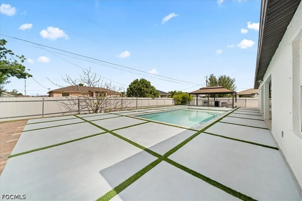 1900 NE 1st Avenue Cape Coral FL 33909