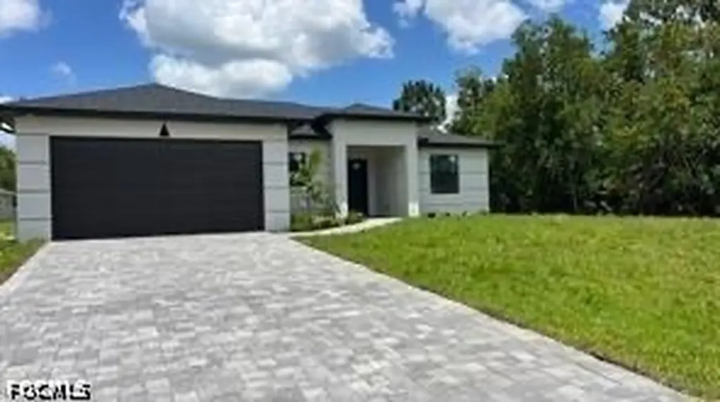 3906 6 Street W Lehigh Acres FL 33971