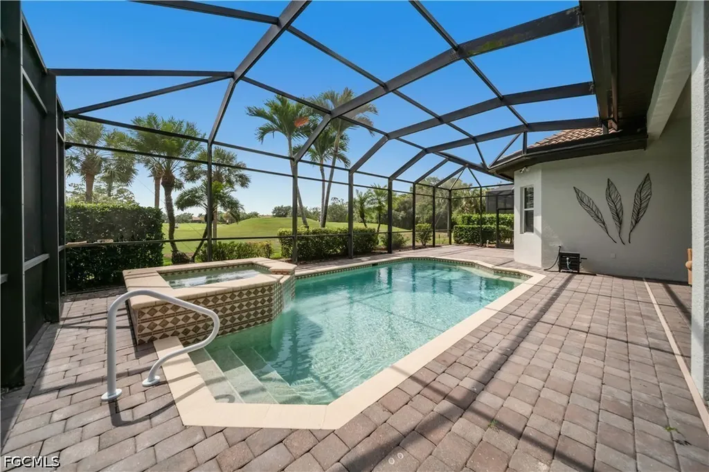 7672 Sussex Court Naples FL 34113