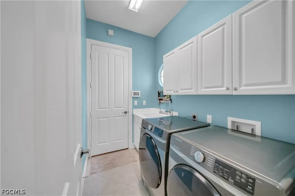7672 Sussex Court Naples FL 34113