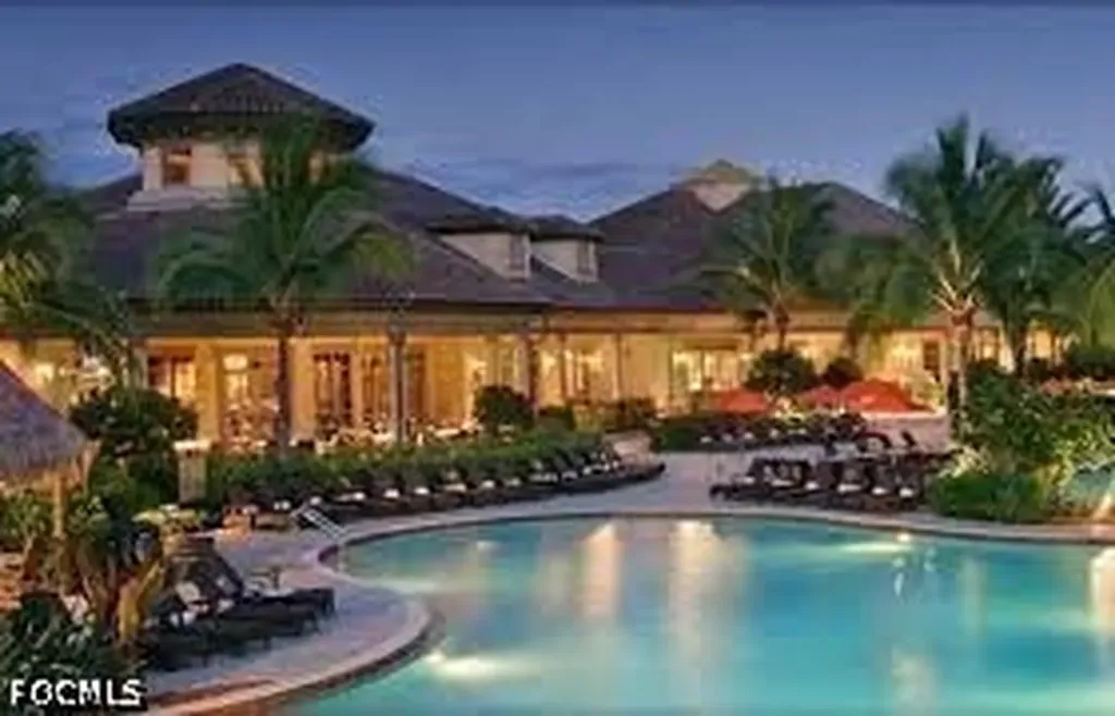 7672 Sussex Court Naples FL 34113