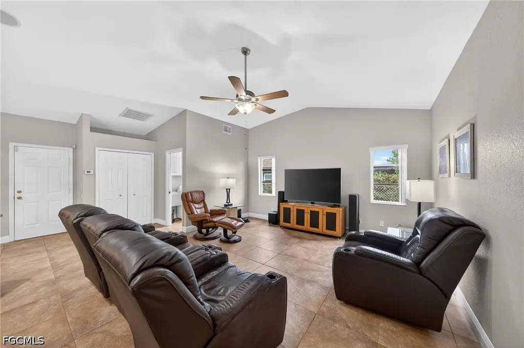 4933 Seville Court Cape Coral FL 33904
