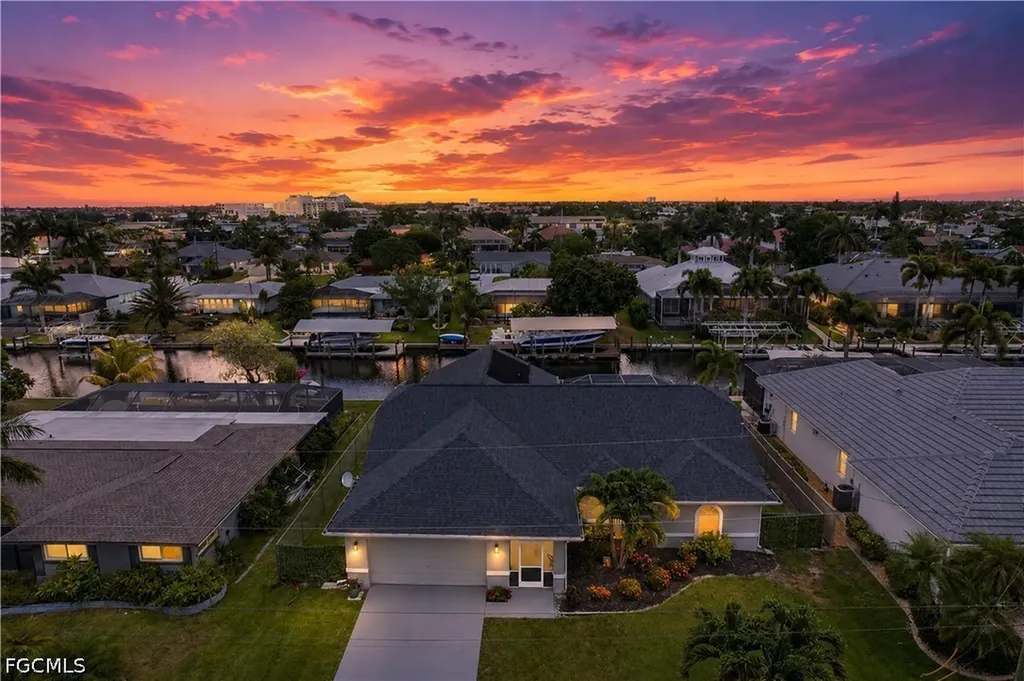 4933 Seville Court Cape Coral FL 33904