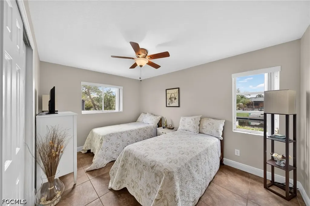 4933 Seville Court Cape Coral FL 33904