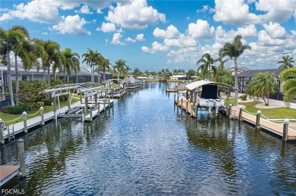 4933 Seville Court Cape Coral FL 33904