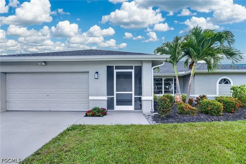 4933 Seville Court Cape Coral FL 33904