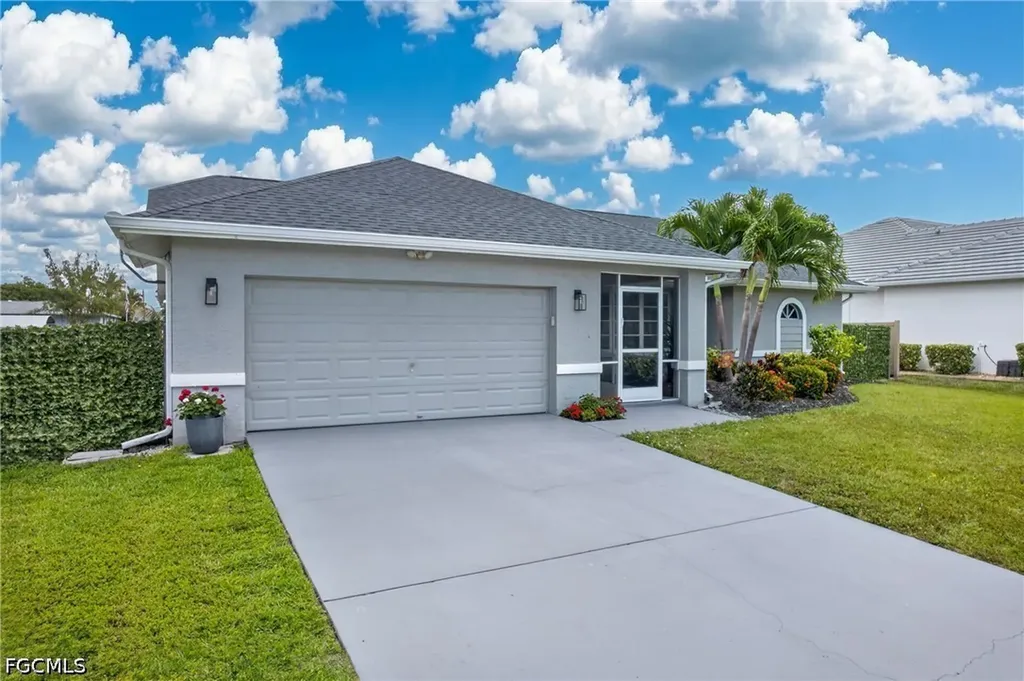 4933 Seville Court Cape Coral FL 33904