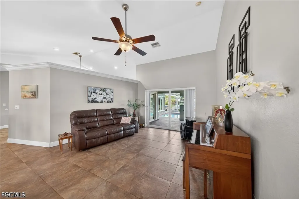 4933 Seville Court Cape Coral FL 33904