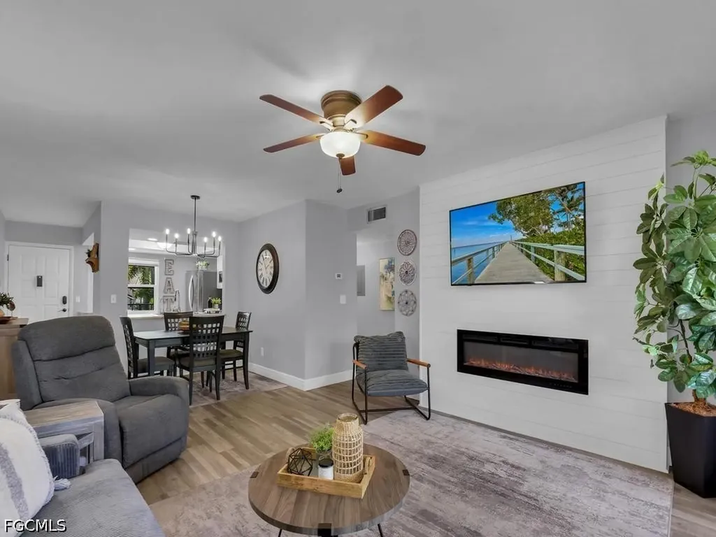 8474 Charter Club Circle Fort Myers FL 33919