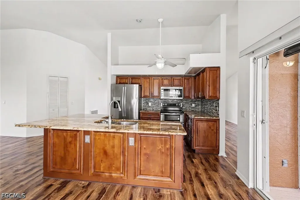 628 SE 21st Lane Cape Coral FL 33990