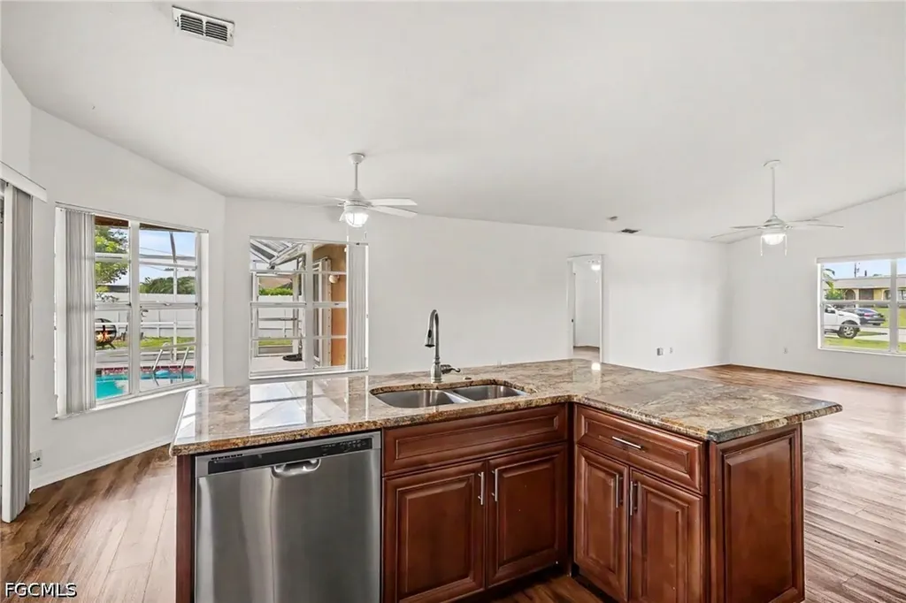 628 SE 21st Lane Cape Coral FL 33990