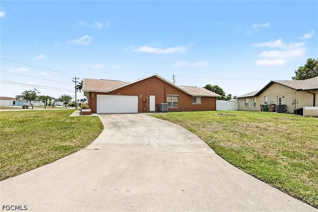 628 SE 21st Lane Cape Coral FL 33990
