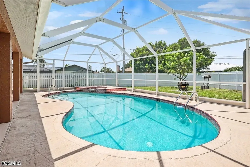 628 SE 21st Lane Cape Coral FL 33990