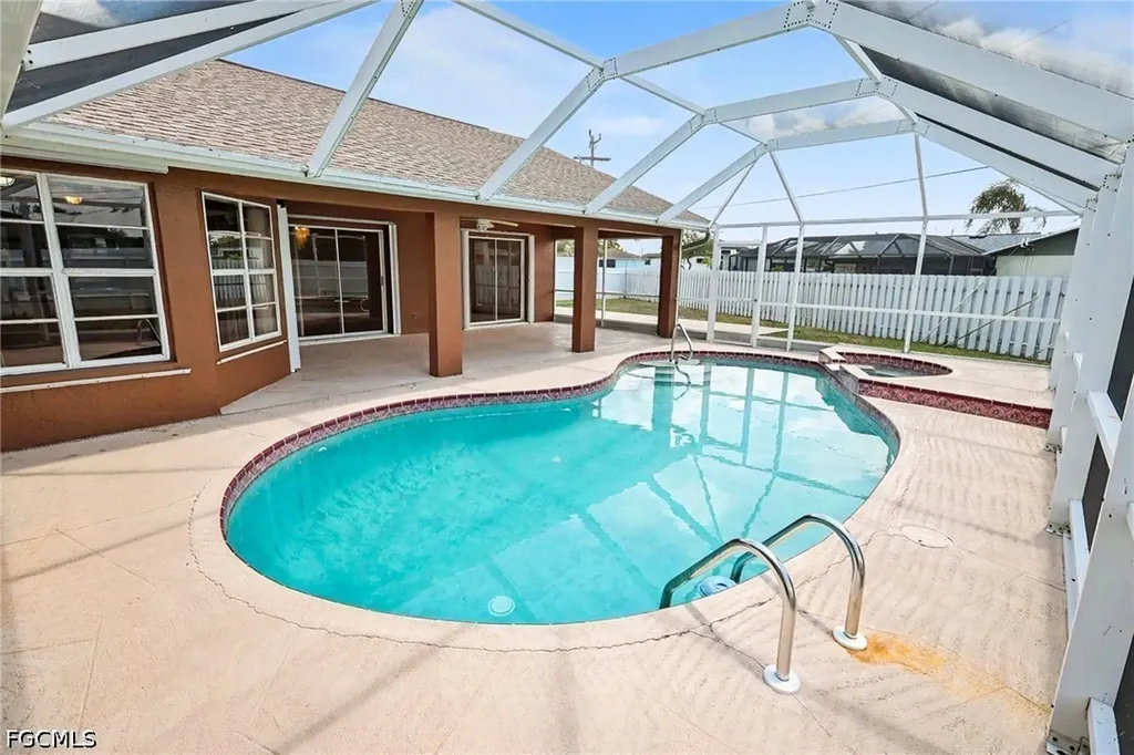 628 SE 21st Lane Cape Coral FL 33990