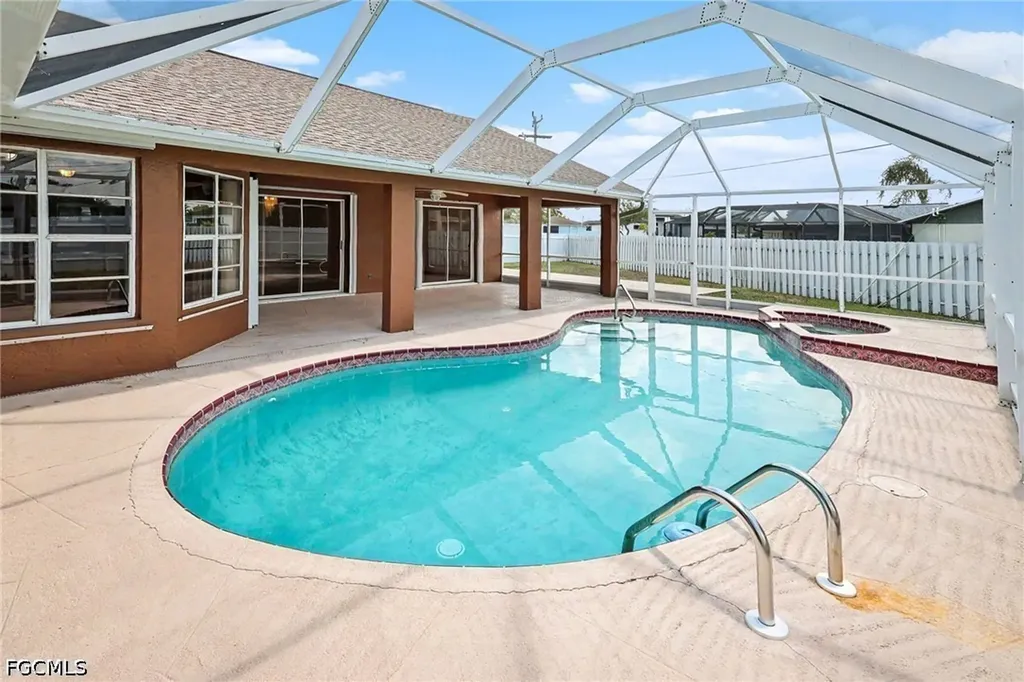 628 SE 21st Lane Cape Coral FL 33990
