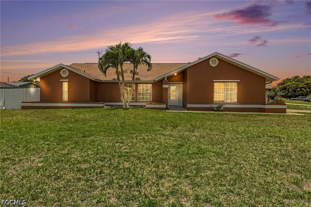 628 SE 21st Lane Cape Coral FL 33990