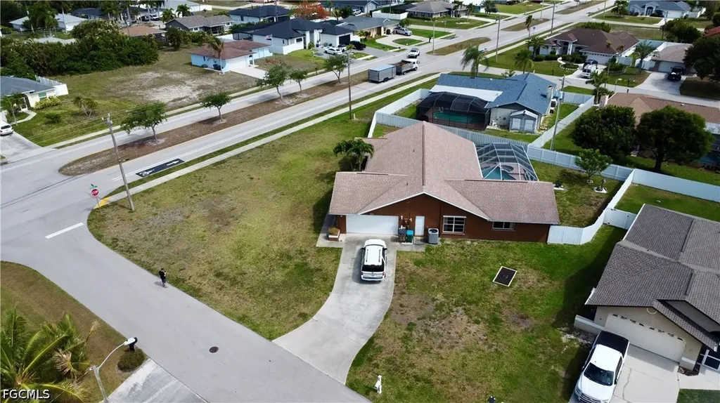 628 SE 21st Lane Cape Coral FL 33990