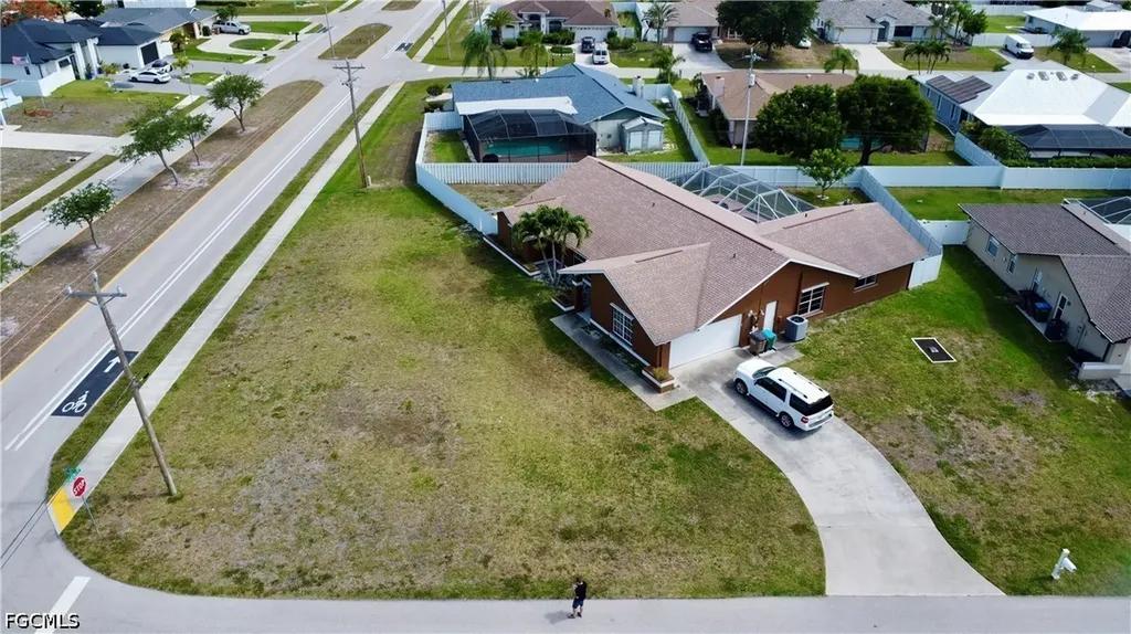 628 SE 21st Lane Cape Coral FL 33990