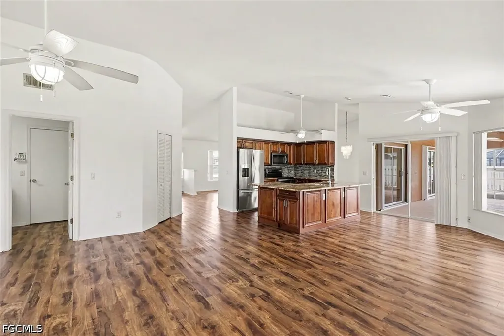 628 SE 21st Lane Cape Coral FL 33990