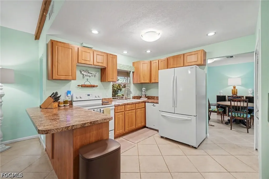 2215 SE 8th Street Cape Coral FL 33990