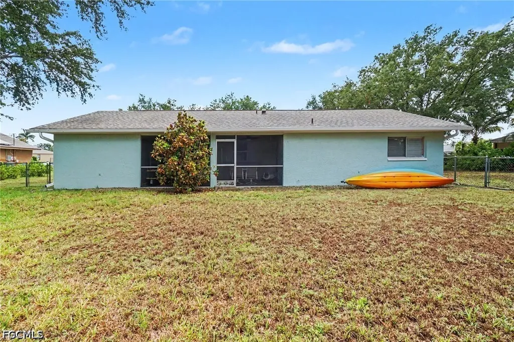 2215 SE 8th Street Cape Coral FL 33990