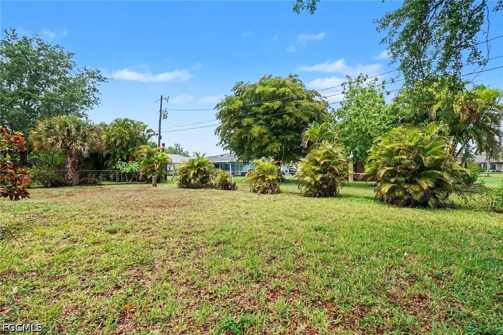 2215 SE 8th Street Cape Coral FL 33990