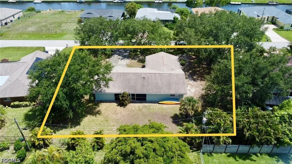 2215 SE 8th Street Cape Coral FL 33990