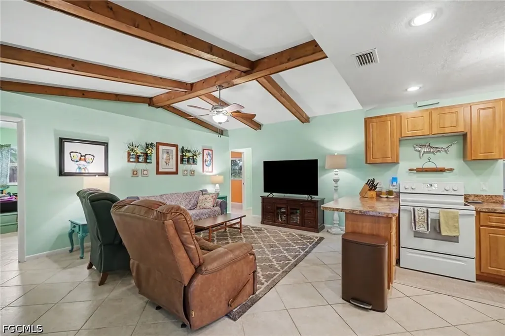2215 SE 8th Street Cape Coral FL 33990