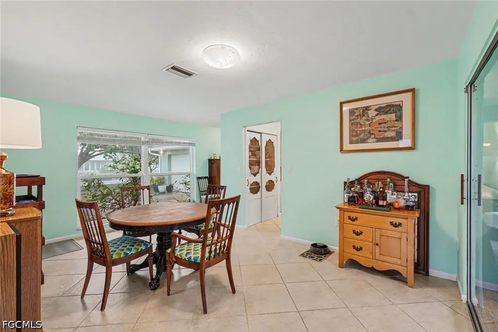 2215 SE 8th Street Cape Coral FL 33990