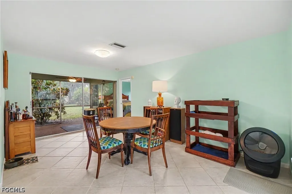 2215 SE 8th Street Cape Coral FL 33990