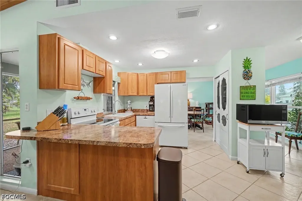 2215 SE 8th Street Cape Coral FL 33990