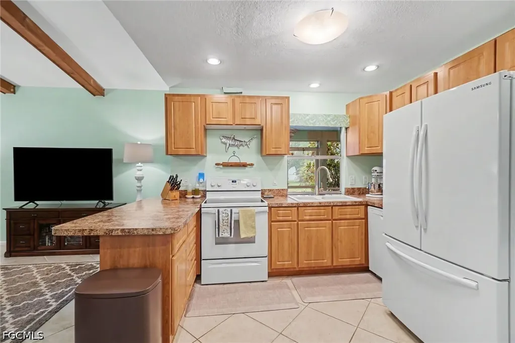 2215 SE 8th Street Cape Coral FL 33990