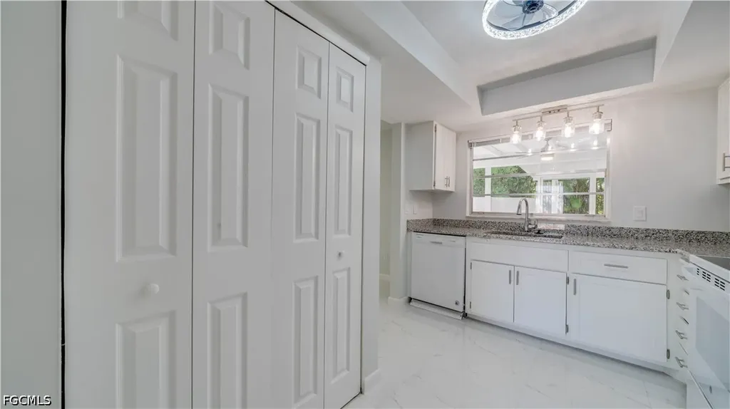 5657 Eichen Circle E Fort Myers FL 33919