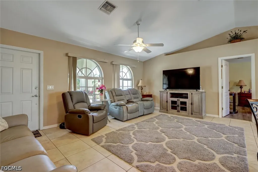 1100 NE 15th Street Cape Coral FL 33909