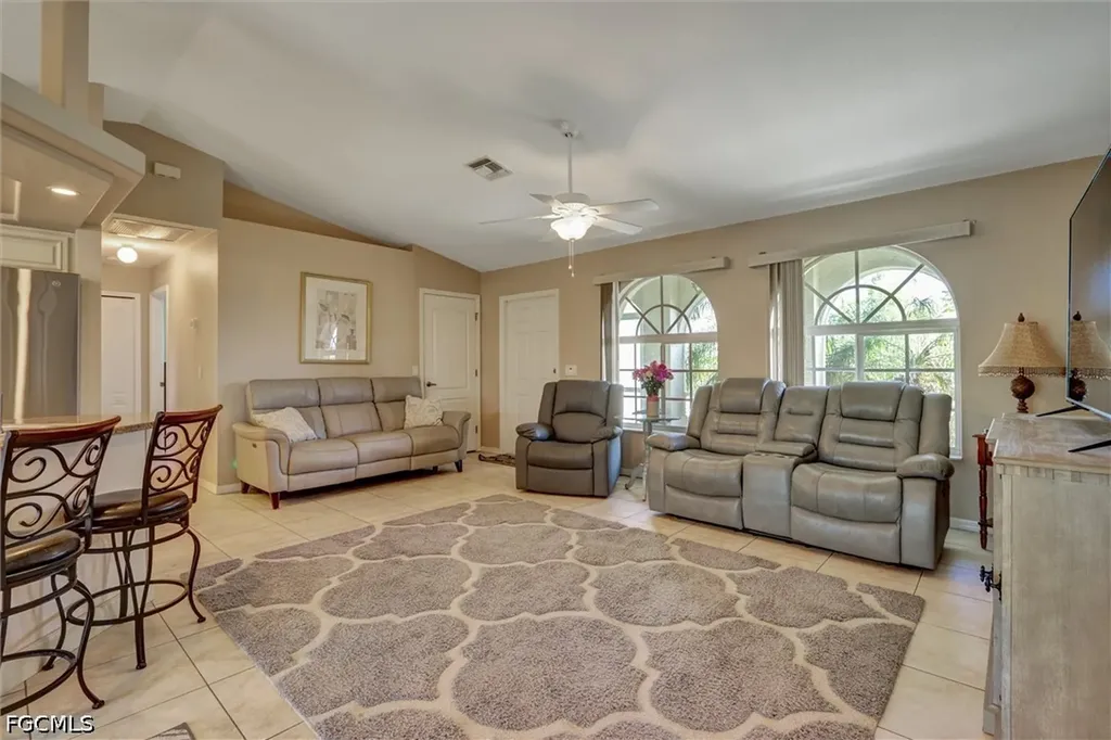 1100 NE 15th Street Cape Coral FL 33909